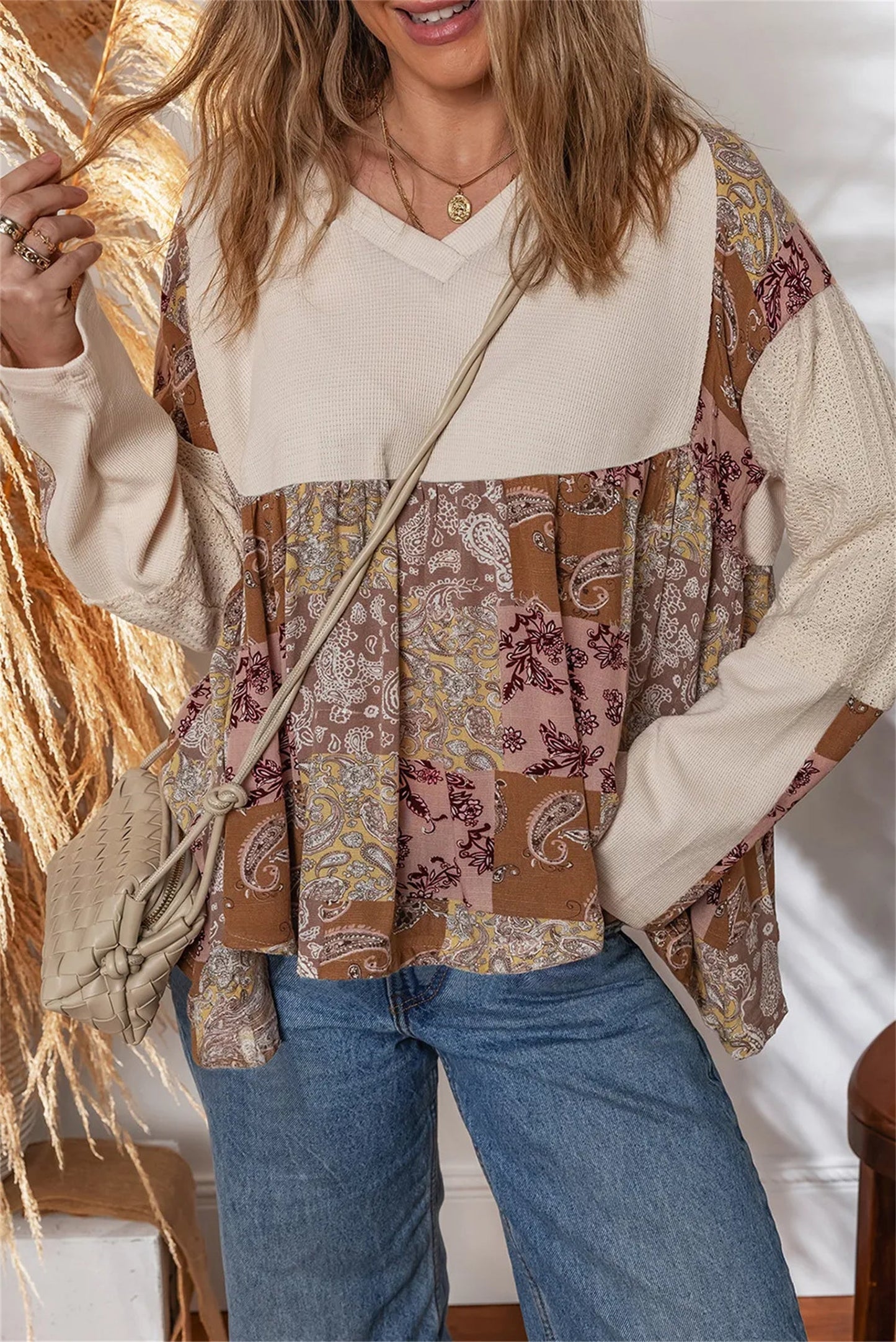 Top til kvinder med lange ærmer, løs pasform og patchwork-paisleyprint i beige
