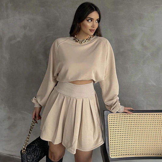 Completo Autunnale da Donna con Maglione in Maglia e Gonna Plissettata a Maniche Lunghe in Microelastic