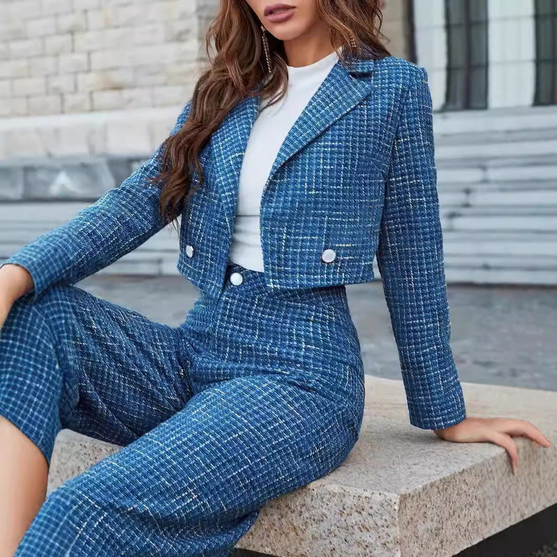 Completo Primaverile da Donna con Blazer Doppiopetto a Revers e Pantaloni a Gamba Larga