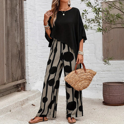 Completo Estivo da Donna con Pantaloni e Top a Mezza Manica con Motivo Astratto