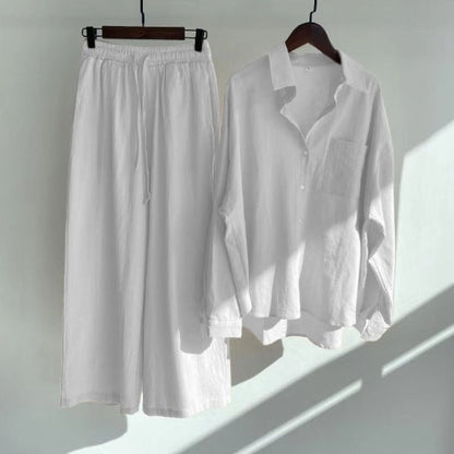 Completo da Donna a Due Pezzi in Cotone-Lino con Camicia e Pantaloni Capri a Vita Alta con Tasche
