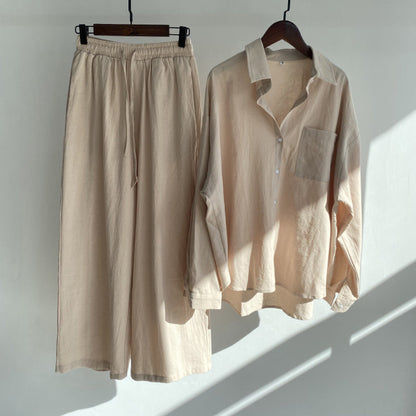 Completo da Donna a Due Pezzi in Cotone-Lino con Camicia e Pantaloni Capri a Vita Alta con Tasche