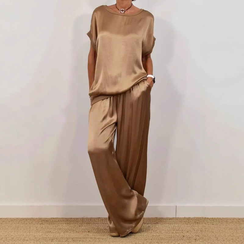Completo da Donna a Due Pezzi con Camicia a Maniche Lunghe Ampie e Pantaloni a Gamba Larga