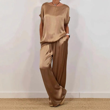 Completo da Donna a Due Pezzi con Camicia a Maniche Lunghe Ampie e Pantaloni a Gamba Larga