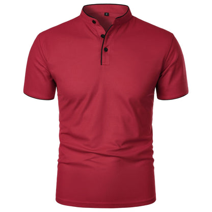 Maglietta rossa a maniche corte con colletto alla coreana e bottoni neri. Design moderno, ideale per moda uomo casual ed elegante.