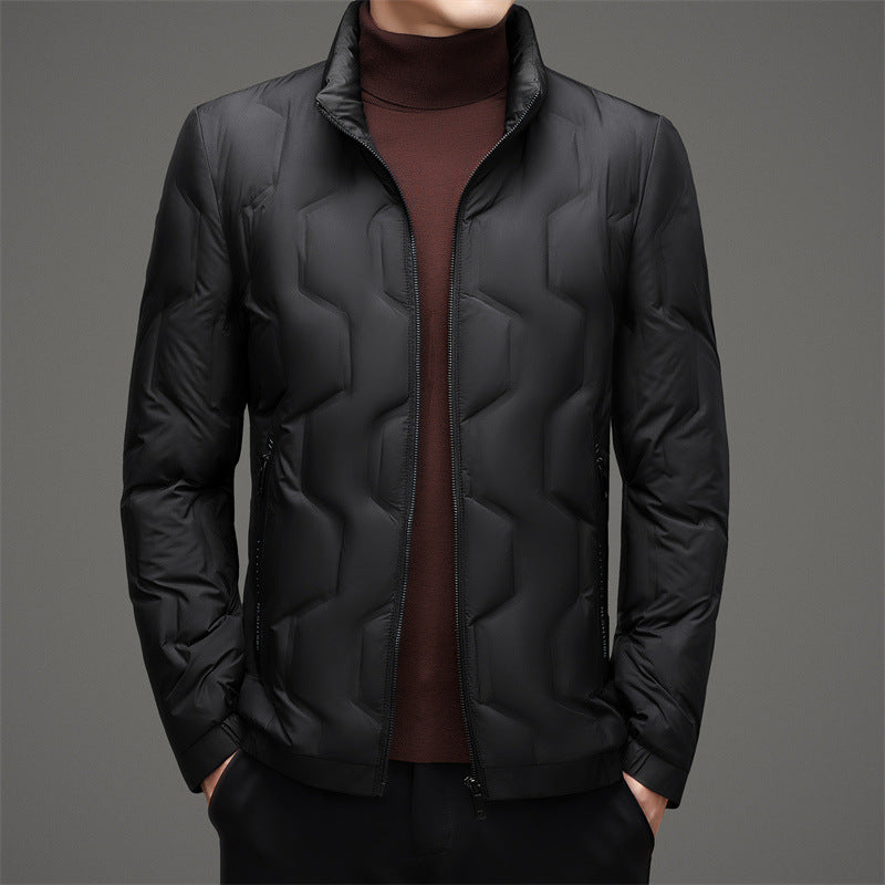 Giacca invernale nera imbottita da uomo, design moderno e trapuntato, ideale per look casual ed eleganti. Perfetta per la stagione fredda.
