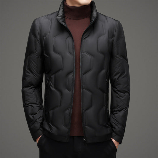 Giacca invernale nera imbottita da uomo, design moderno e trapuntato, ideale per look casual ed eleganti. Perfetta per la stagione fredda.
