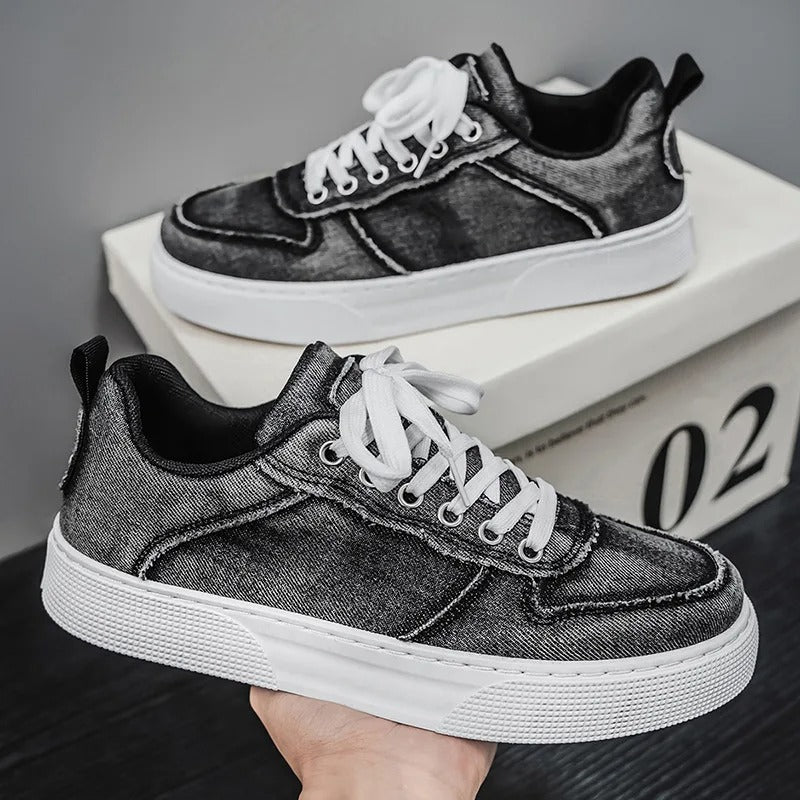 Sneakers da Uomo Low Top con Finitura Lavata e Chiusura a Lacci