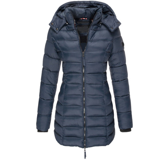 Giacca invernale donna blu scuro, imbottita, con cappuccio removibile e chiusura a zip. Elegante e calda, ideale per la stagione fredda.