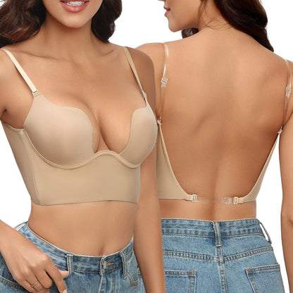 Reggiseno push-up beige senza schienale, spalline regolabili, indossato da donna in jeans. Lingerie femminile elegante e confortevole.