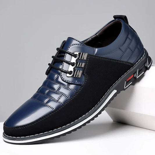 Scarpa da uomo elegante blu e nera, design moderno con lacci, suola antiscivolo. Ideale per abbigliamento casual e formale. Scarpe moda uomo.