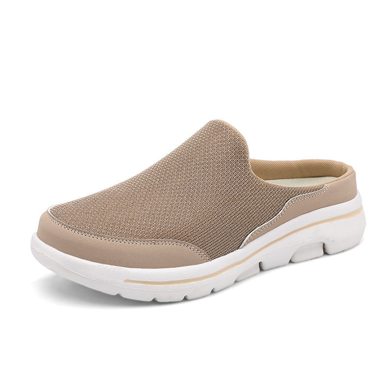 Scarpa slip-on beige da uomo, design casual, suola bianca in gomma, tessuto traspirante, ideale per comfort quotidiano e stile estivo.