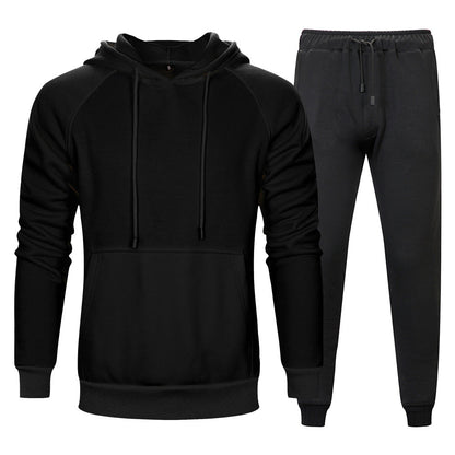 Set tuta sportiva uomo nero, felpa con cappuccio e pantaloni, abbigliamento casual, moda uomo, comodo e versatile per palestra o tempo libero.