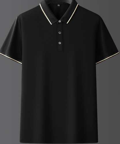 Polo nera elegante con colletto e bordi maniche a contrasto, bottoni frontali. Moda uomo, abbigliamento casual, stile classico.