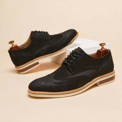 Scarpe da Uomo Stringate con Punta a Coda di Rondine e Dettagli Brogue
