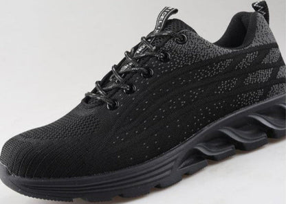Scarpa da ginnastica nera unisex, design moderno con suola ammortizzata e tomaia traspirante. Ideale per sport e tempo libero.