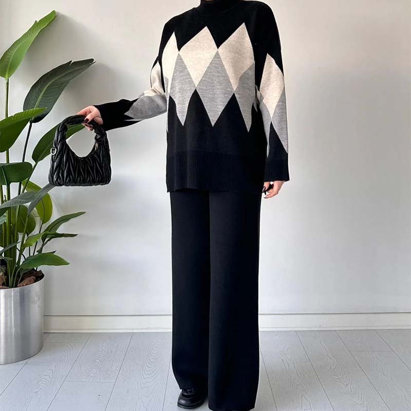 Completo Donna Maglione E Pantaloni Motivo Rombo Color-Block