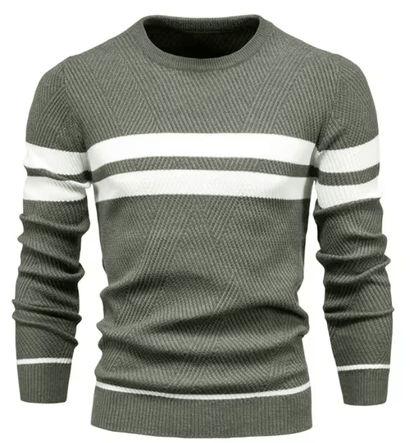 Maglione uomo grigio con righe bianche orizzontali, design a coste, maniche lunghe, stile casual, moda autunno inverno, abbigliamento maschile.