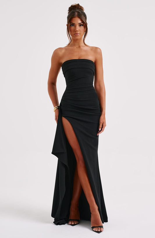 Elegante Abito Attillato con Scollo Bardot